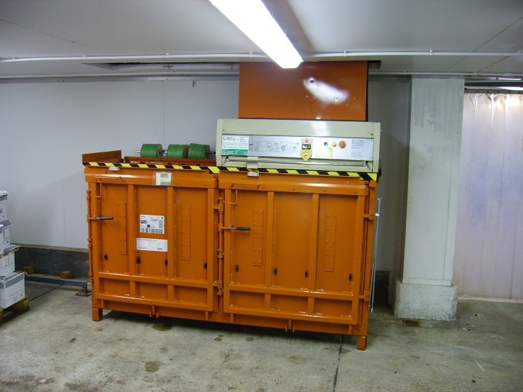 8020 Twin-Chambered Baler